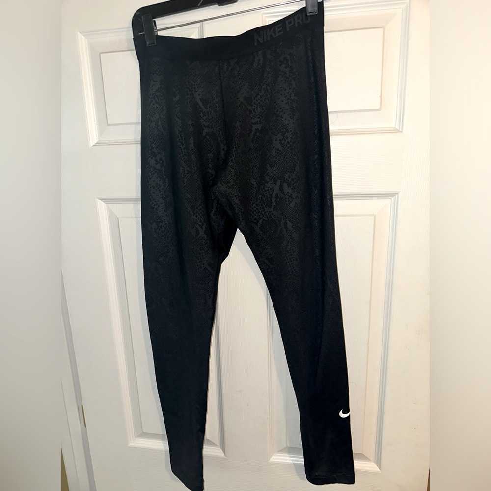 Nike pattern dri-fit size large workout pants